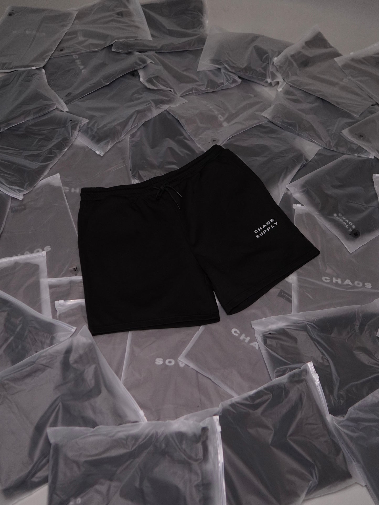 CHAOS BASICS SHORTS